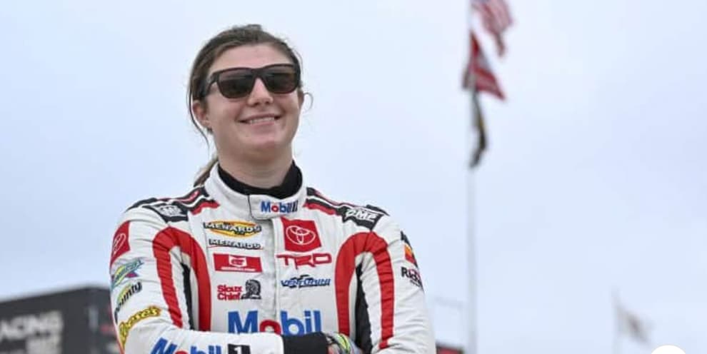 Isabella Robusto on pole at Kansas Speedway